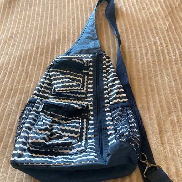 Purses - Picture 4 of 5